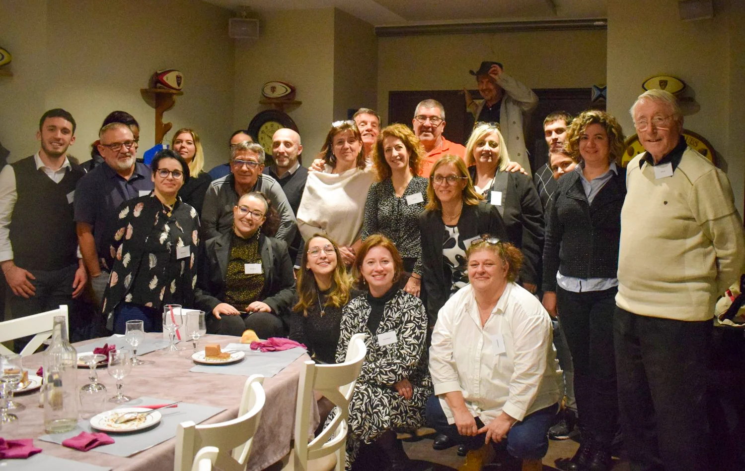 Soirée des salariés du GETH 2024 - portrait de l'ensemble des participants réunis pour une photo de famille