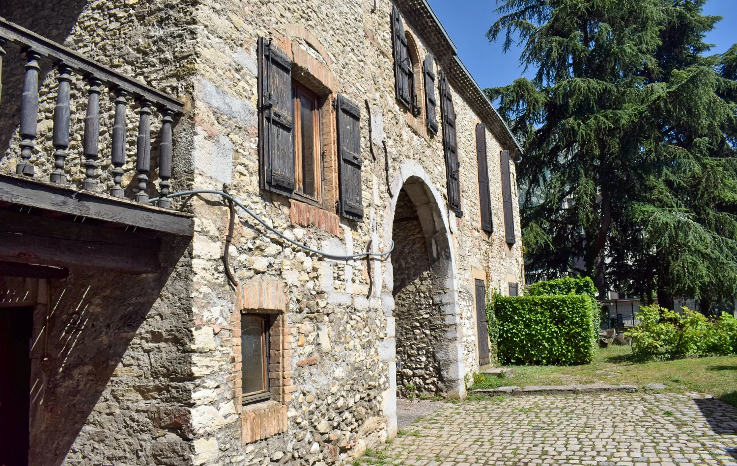 Visuel Actu Evénement - Assemblée gééerale 2022 - 2 Façade de l'ancien relais de poste à Saint-Egrève